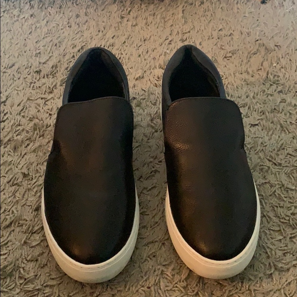 Black leather 1’ platform sneakers